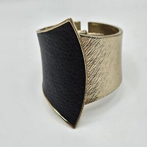 NEW CUSP by Neiman Marcus Contrast Black and Gold Tone Hinged Bangle Bracelet